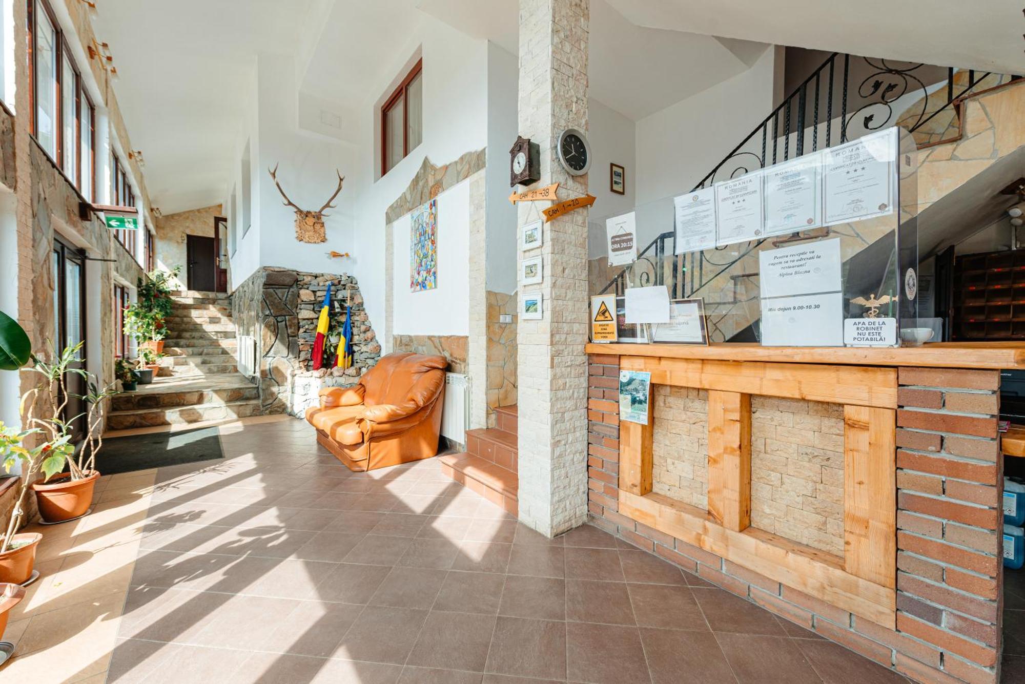 Hotel Complex Turistic Alpina Blazna Sant Extérieur photo